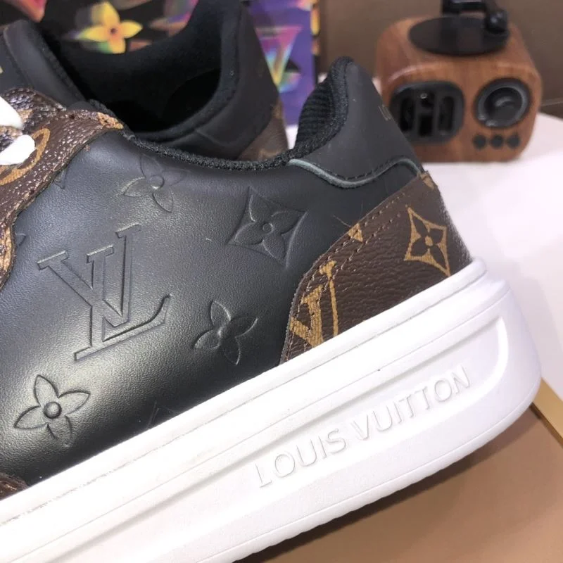 Resilient Louis Vuitton Low Shoes 30805