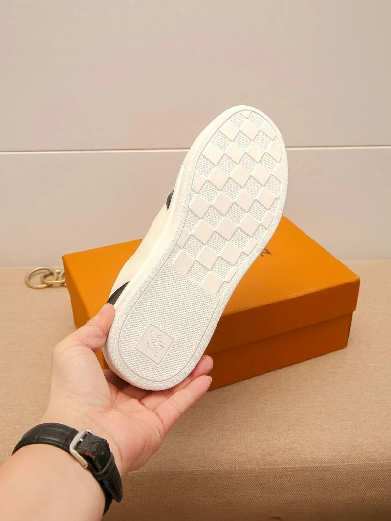Unisex Louis Vuitton Low Shoes 30783