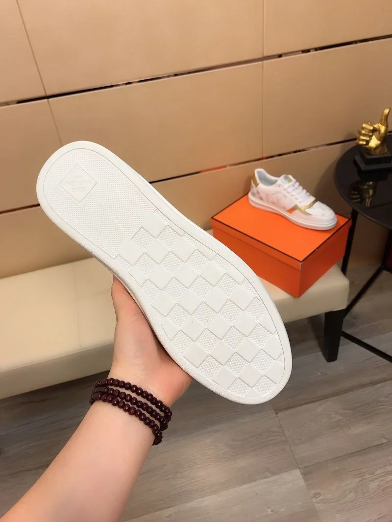 Sleek Louis Vuitton Low Shoes 30780