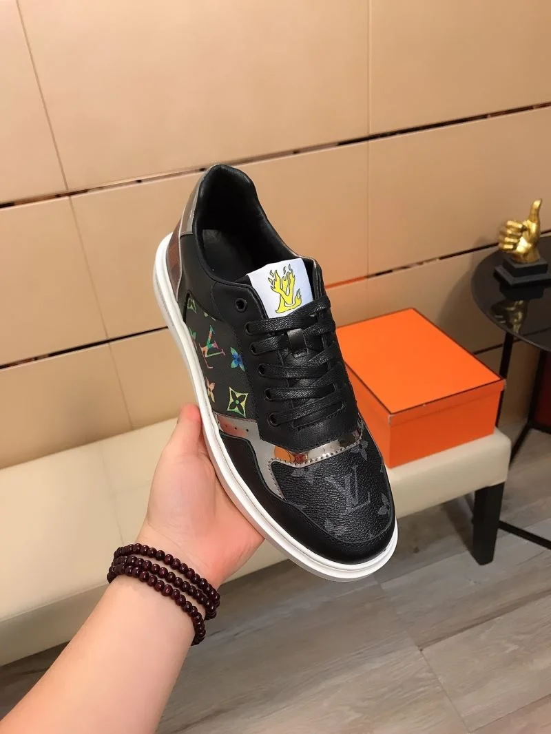 Lightweight Louis Vuitton Low Shoes 30777