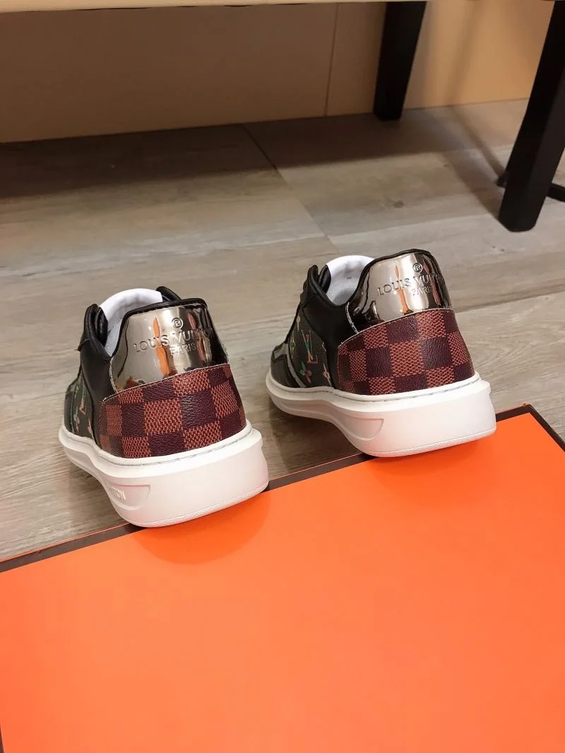 Lightweight Louis Vuitton Low Shoes 30777