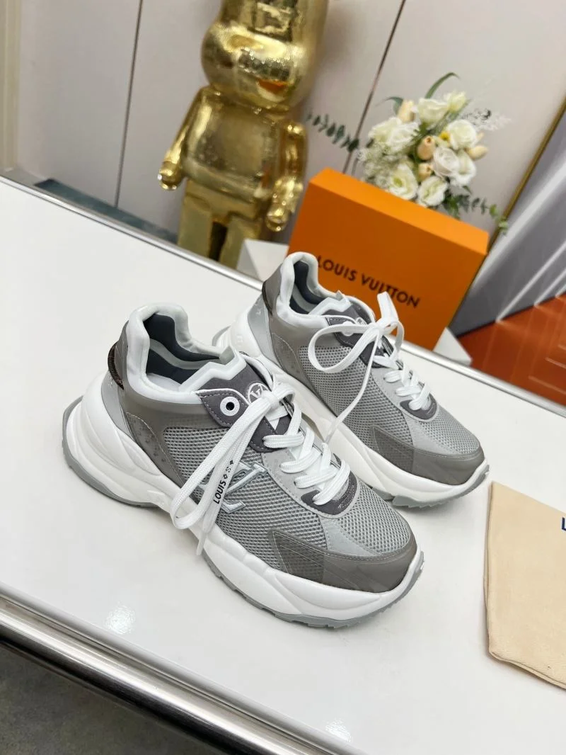 Unisex Louis Vuitton Low Shoes 30745