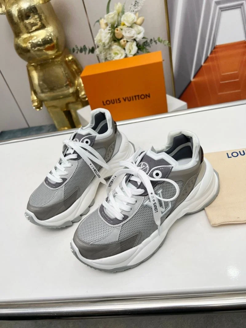 Unisex Louis Vuitton Low Shoes 30745