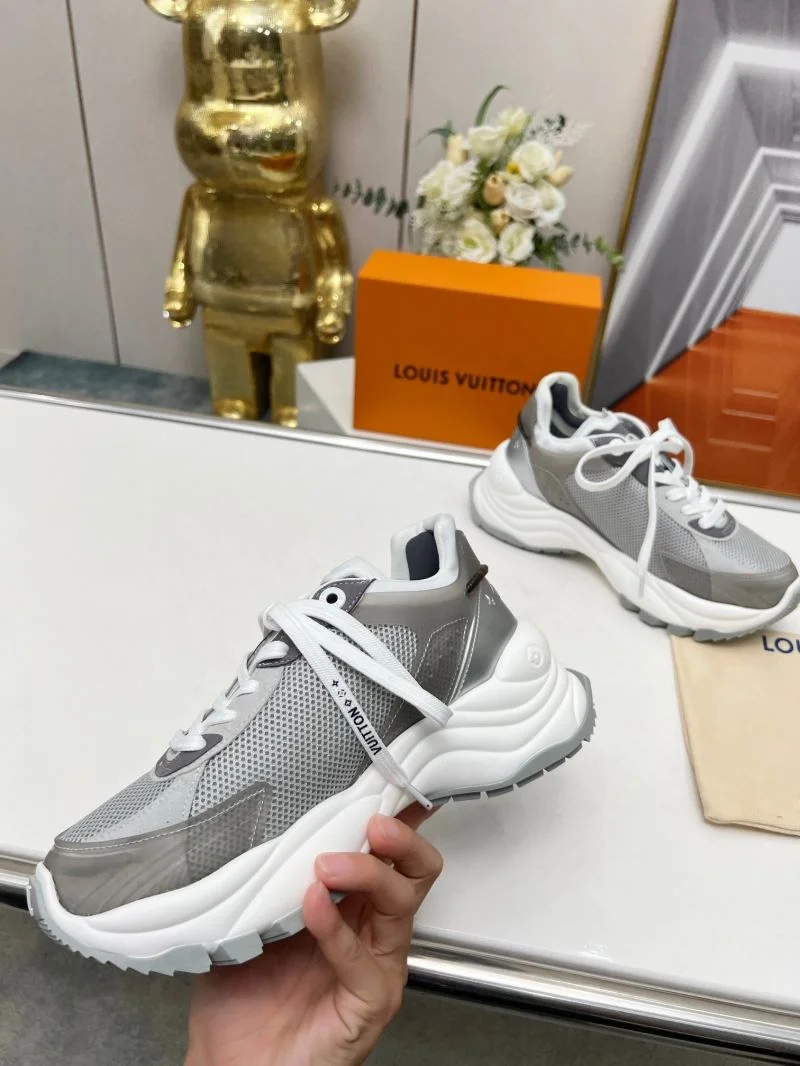 Unisex Louis Vuitton Low Shoes 30745