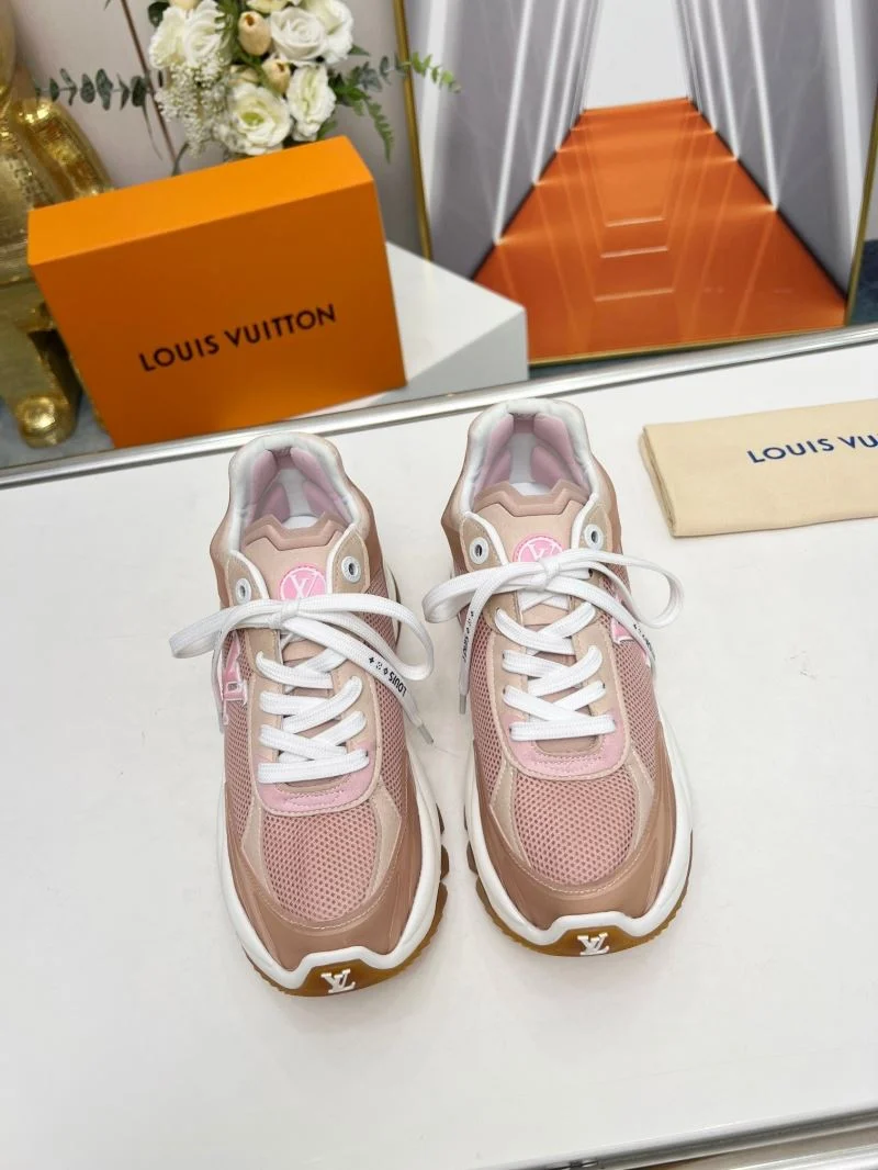 UrbanChic Louis Vuitton Low Shoes 30752