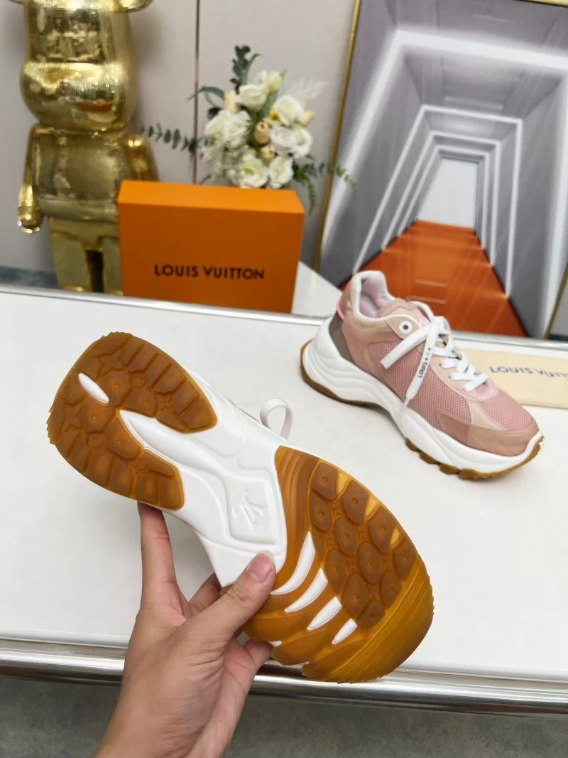 UrbanChic Louis Vuitton Low Shoes 30752