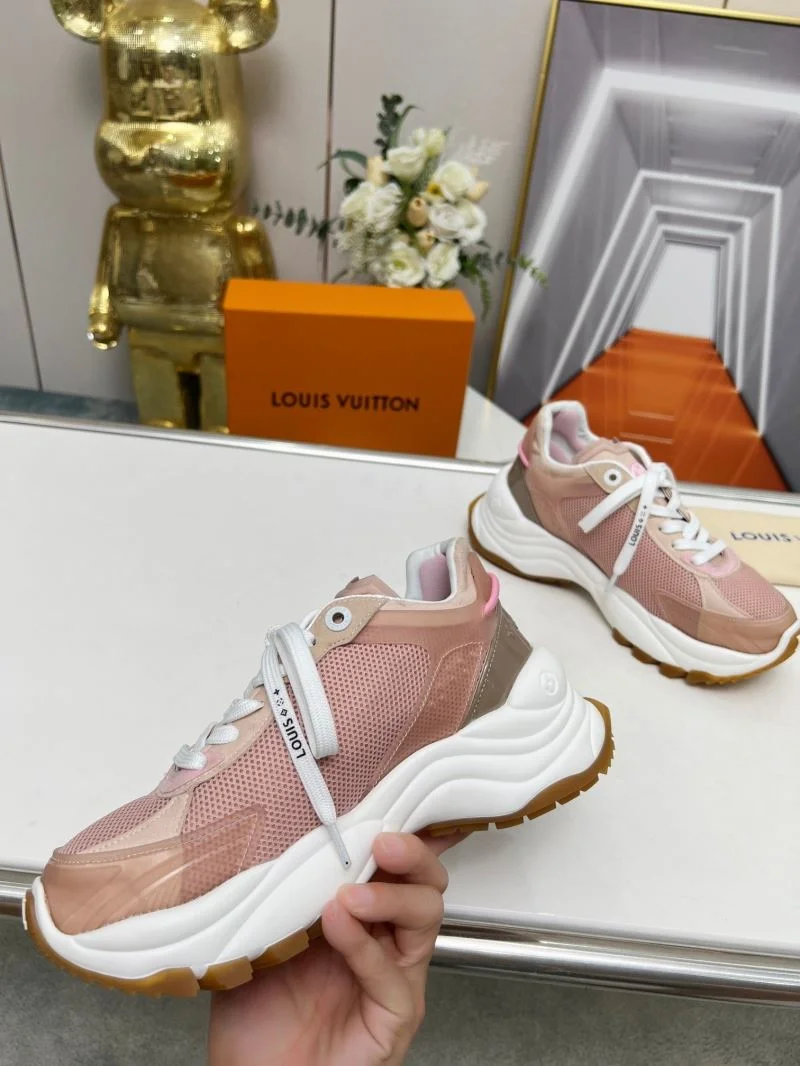 UrbanChic Louis Vuitton Low Shoes 30752