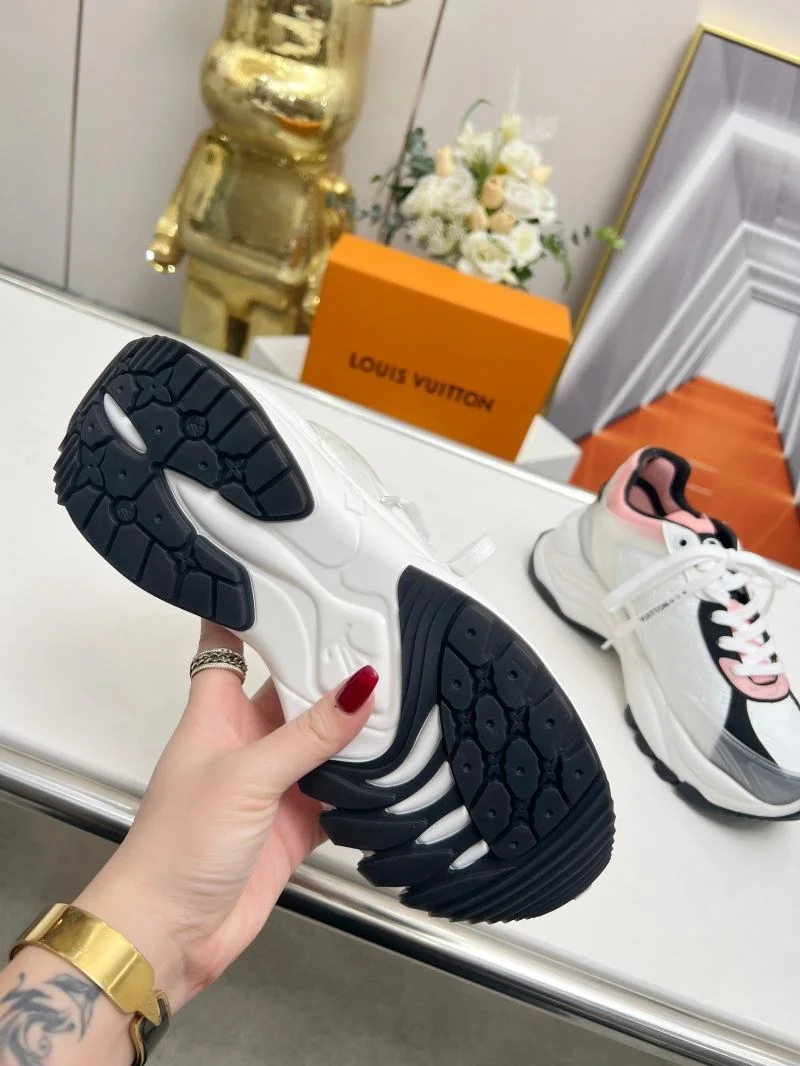 TechFriendly Louis Vuitton Low Shoes 30759