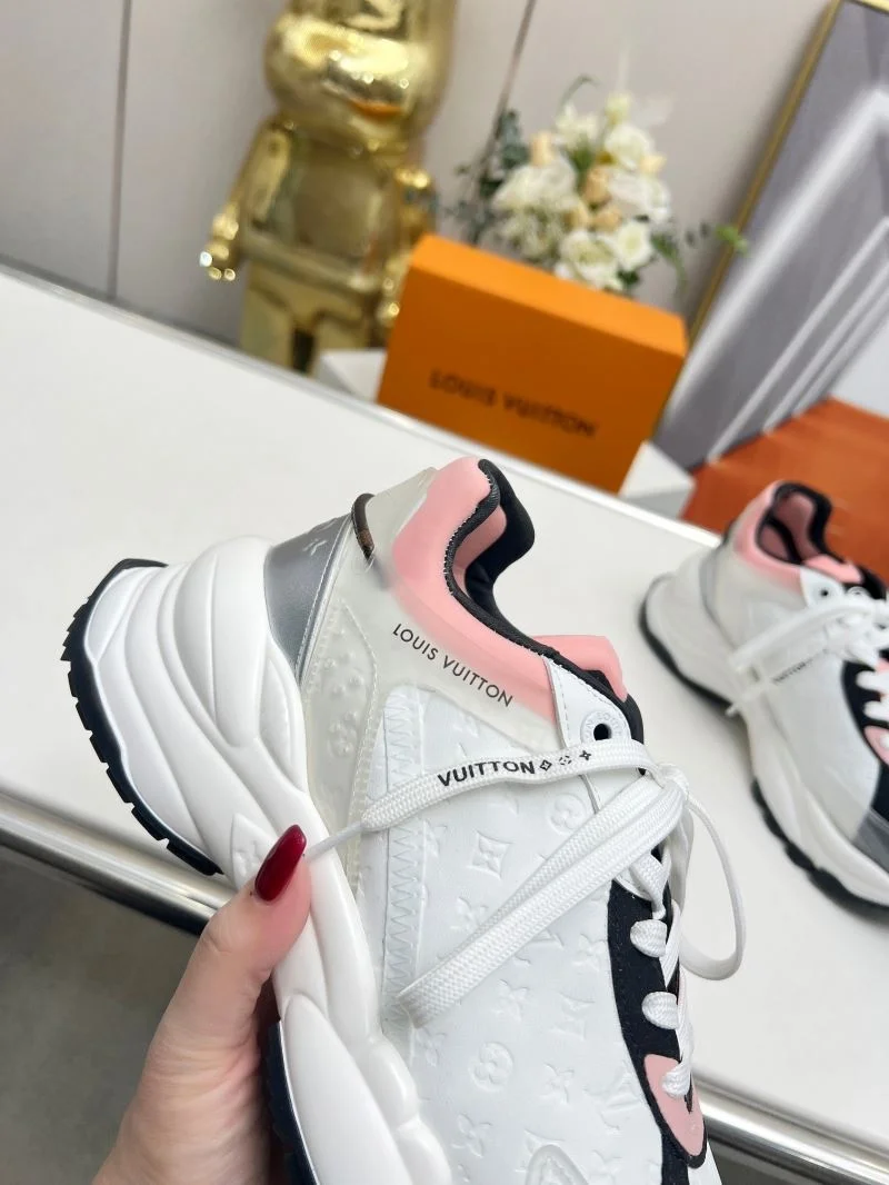 TechFriendly Louis Vuitton Low Shoes 30759