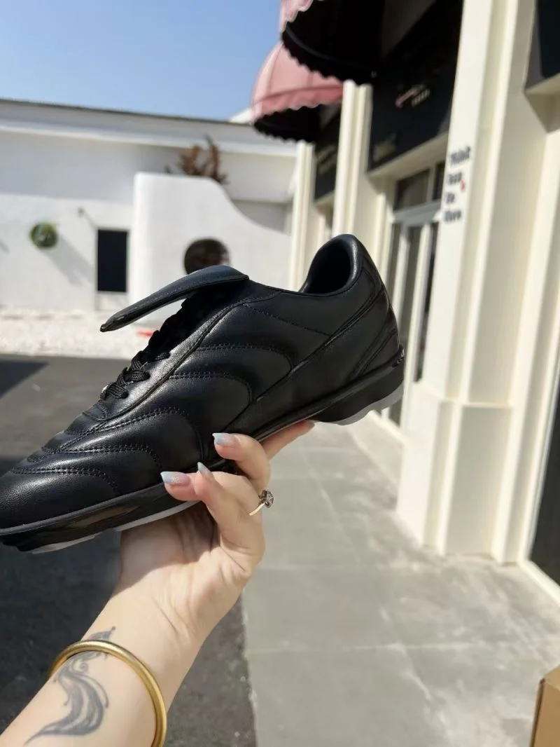Louis Vuitton Low Shoes Lightweight 30760