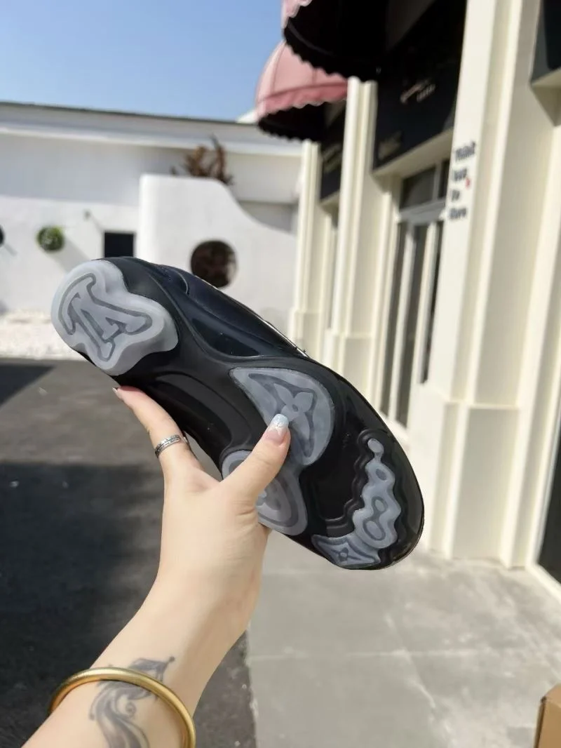 Louis Vuitton Low Shoes Lightweight 30760
