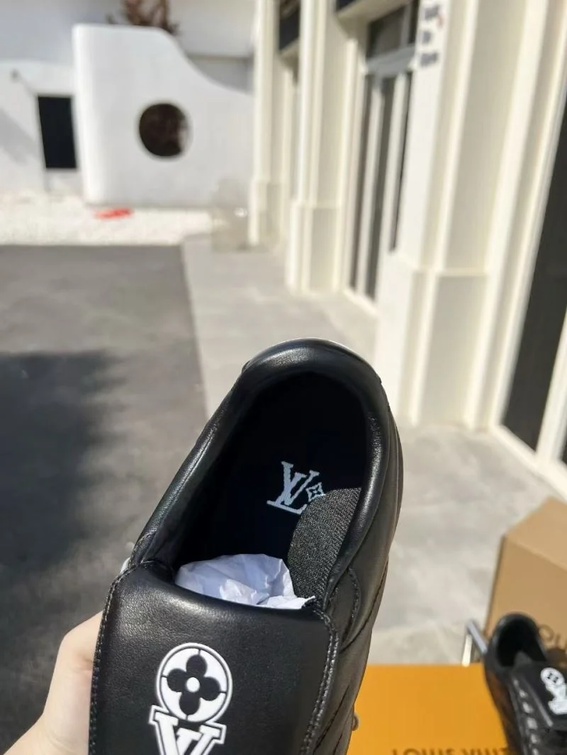 Louis Vuitton Low Shoes Lightweight 30760