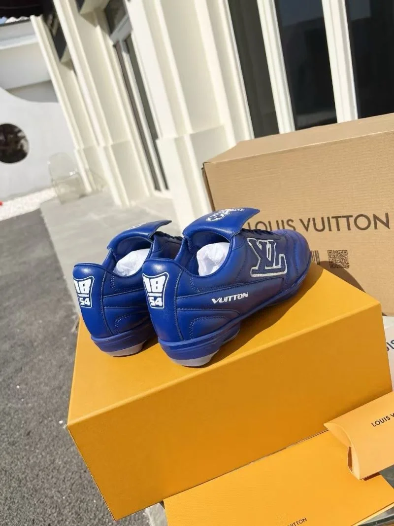 Compact Louis Vuitton Low Shoes 30766