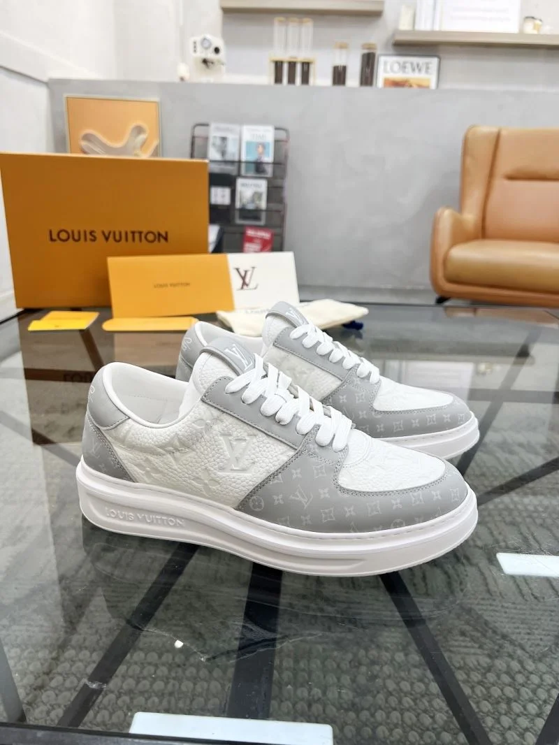 Chic Louis Vuitton Low Shoes 30767