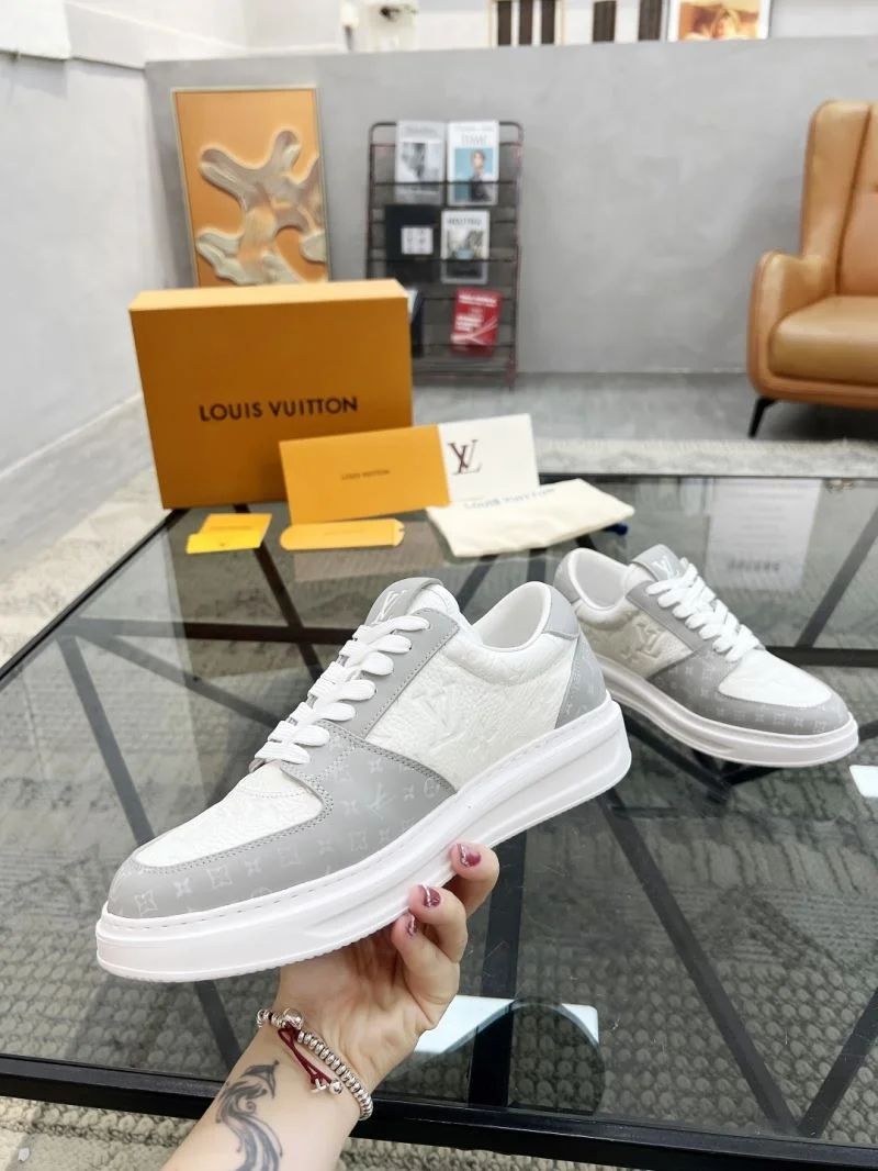 Chic Louis Vuitton Low Shoes 30767