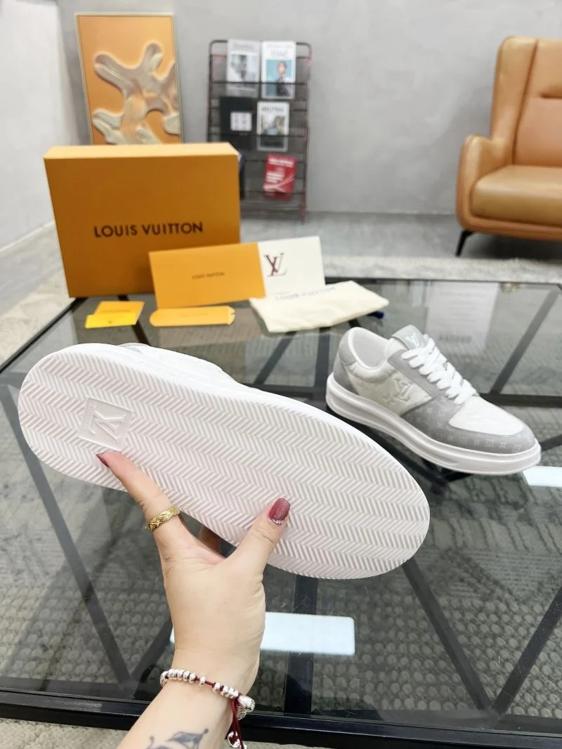 Chic Louis Vuitton Low Shoes 30767