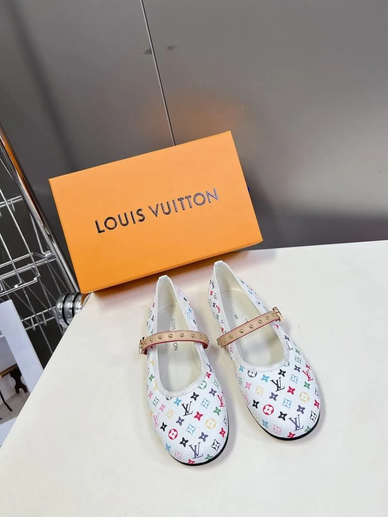Louis Vuitton Low Shoes Contemporary 31645