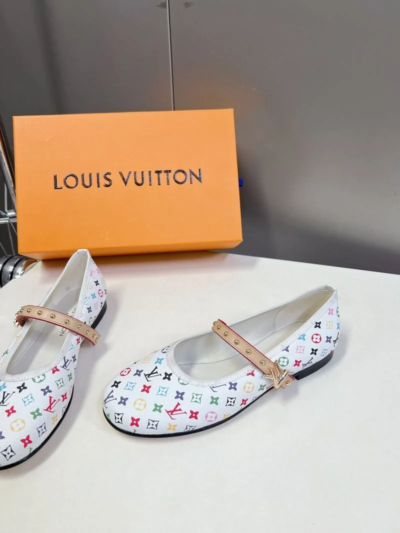 Louis Vuitton Low Shoes Contemporary 31645