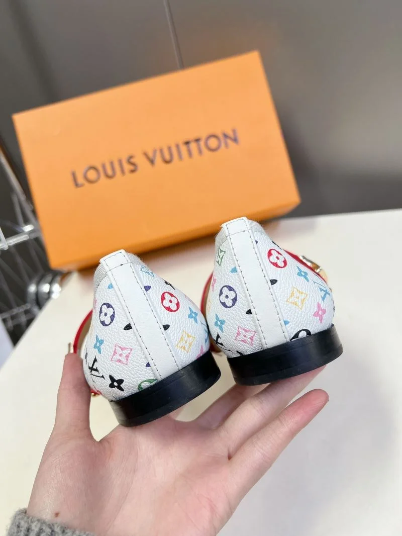Louis Vuitton Low Shoes Contemporary 31645