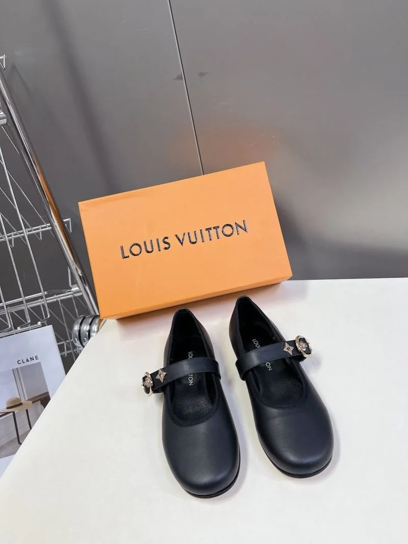 Louis Vuitton Low Shoes Colorful 31643
