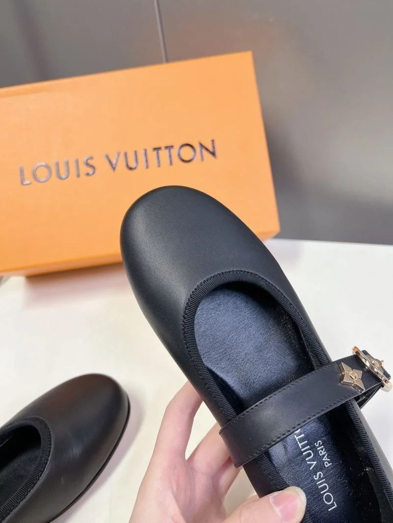 Louis Vuitton Low Shoes Colorful 31643