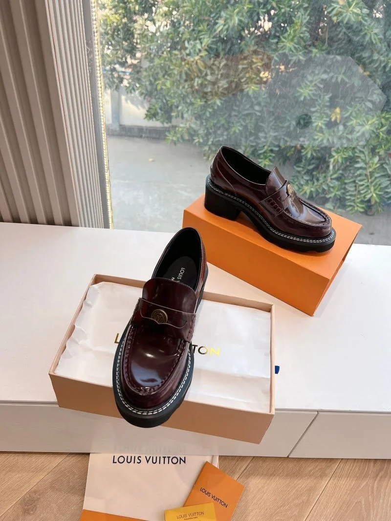 HighPerformance Louis Vuitton Low Shoes 31642