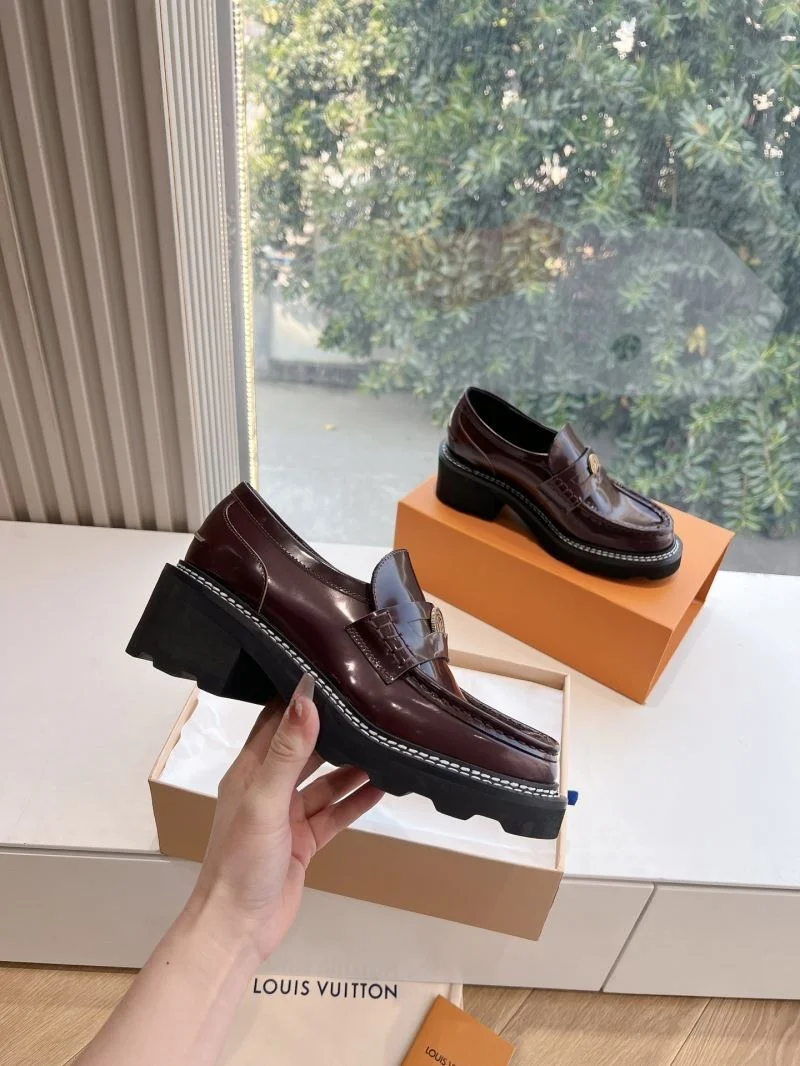 HighPerformance Louis Vuitton Low Shoes 31642