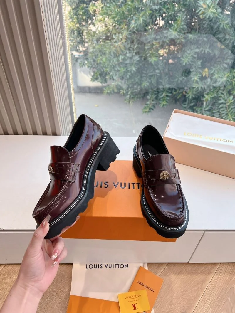 HighPerformance Louis Vuitton Low Shoes 31642