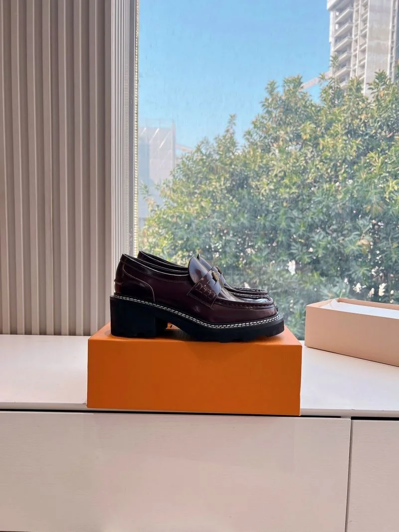 HighPerformance Louis Vuitton Low Shoes 31642