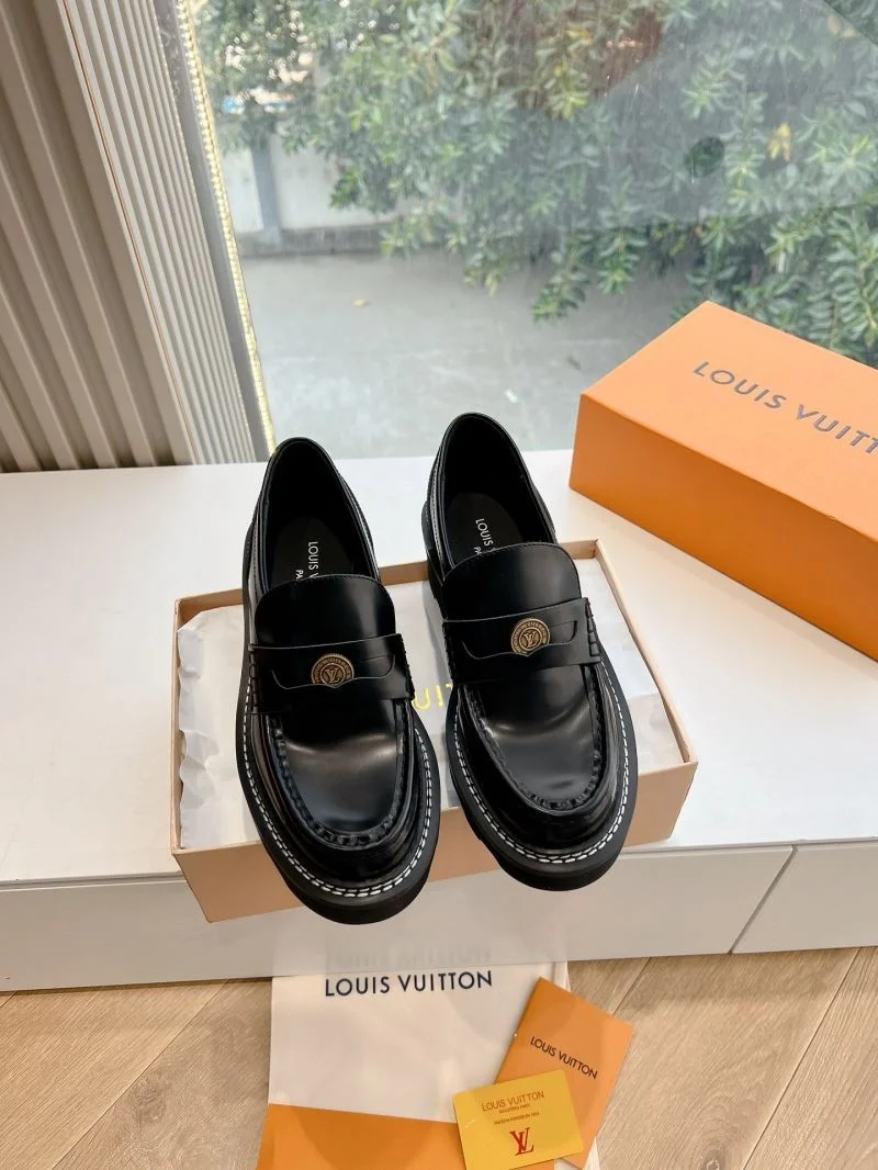 OdorResistant Louis Vuitton Low Shoes 31638