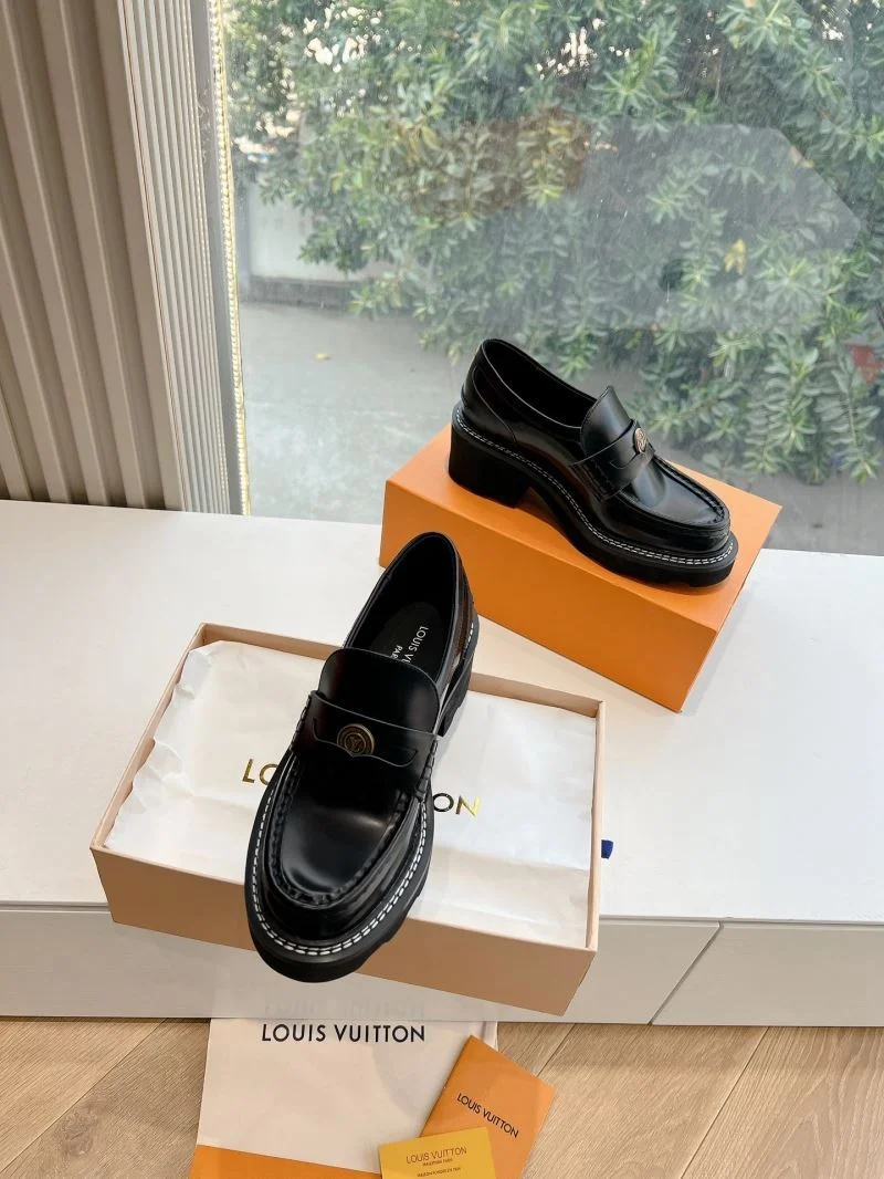 OdorResistant Louis Vuitton Low Shoes 31638