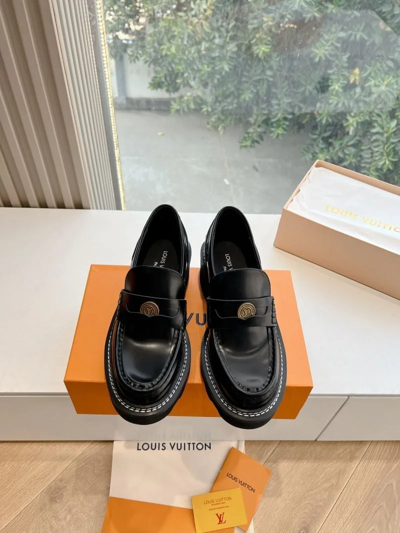 OdorResistant Louis Vuitton Low Shoes 31638