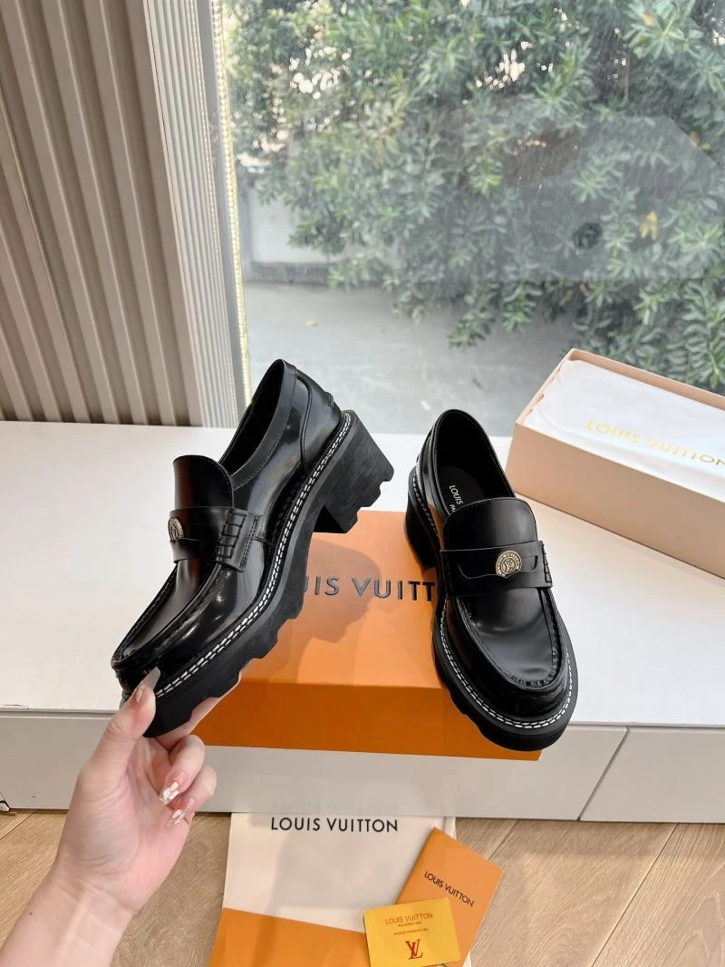 OdorResistant Louis Vuitton Low Shoes 31638