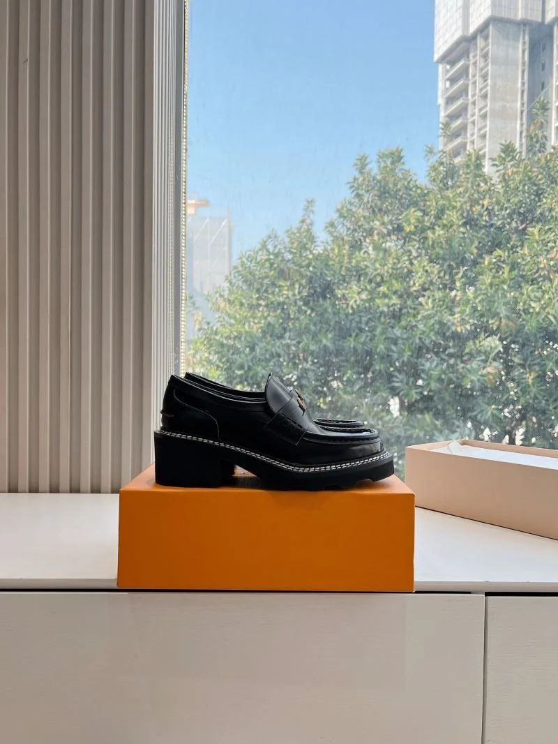 OdorResistant Louis Vuitton Low Shoes 31638
