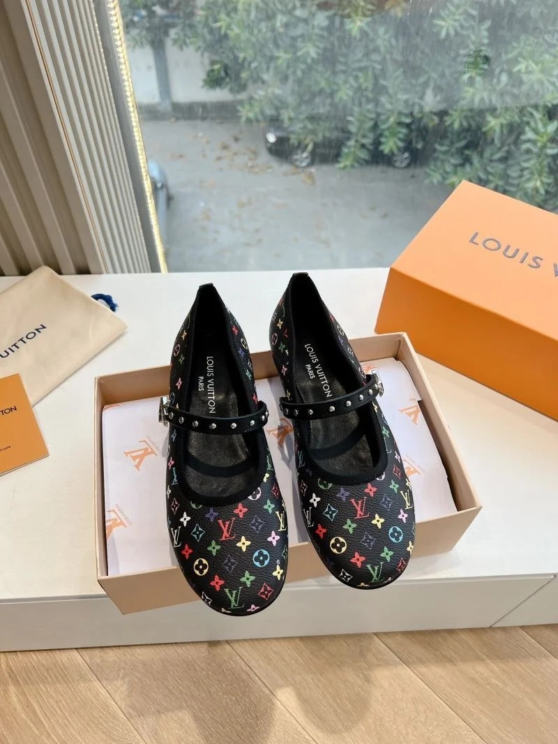 Louis Vuitton Low Shoes Sustainable 31635