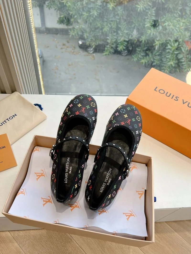 Louis Vuitton Low Shoes Sustainable 31635