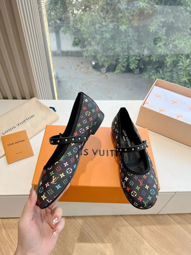 Louis Vuitton Low Shoes Sustainable 31635