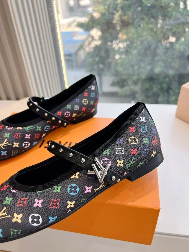 Louis Vuitton Low Shoes Sustainable 31635