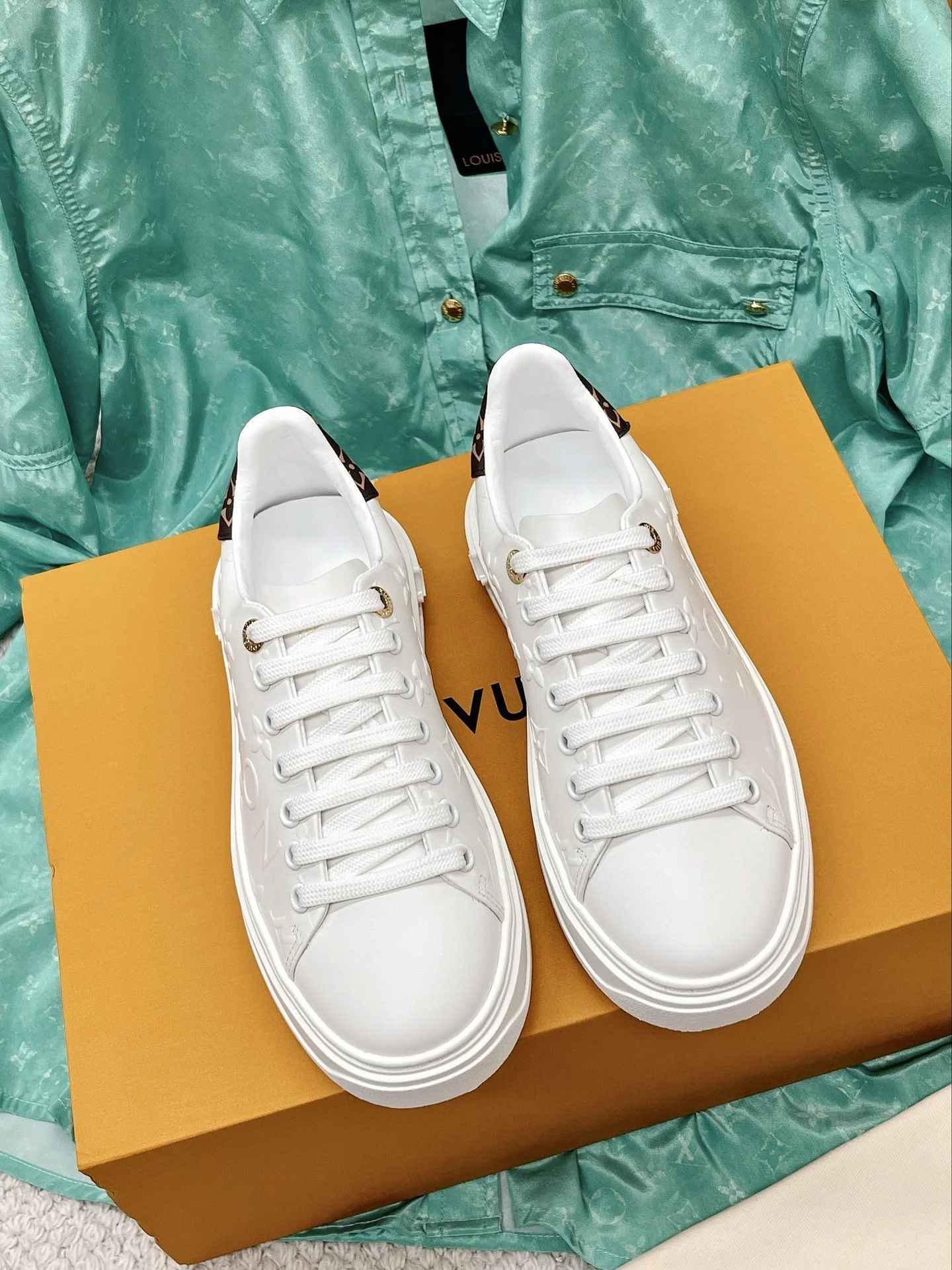 Louis Vuitton Low Shoes Popular 31630