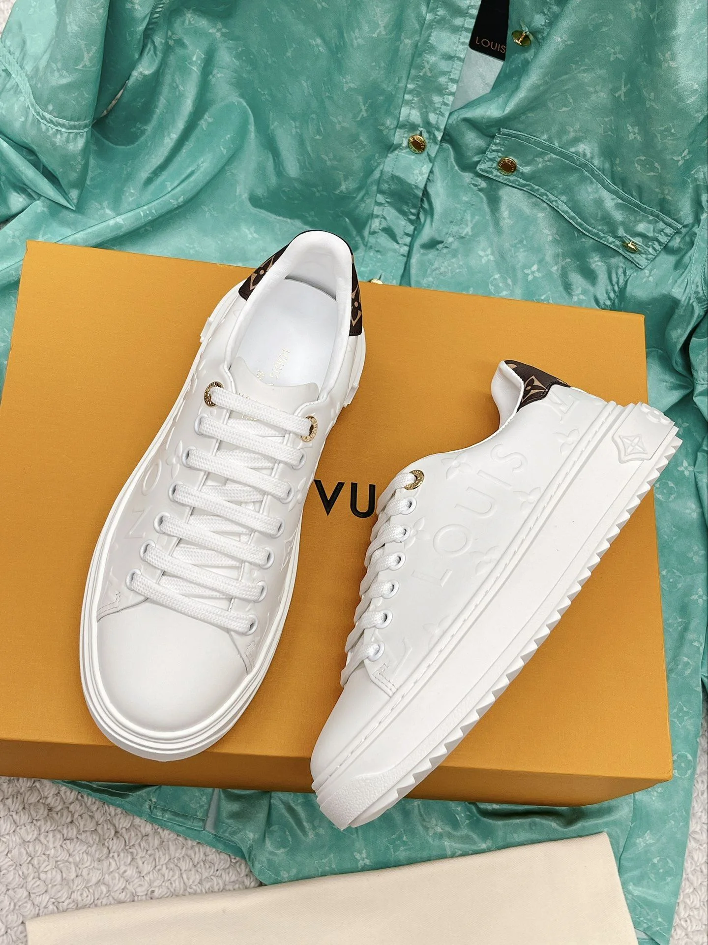 Louis Vuitton Low Shoes Popular 31630