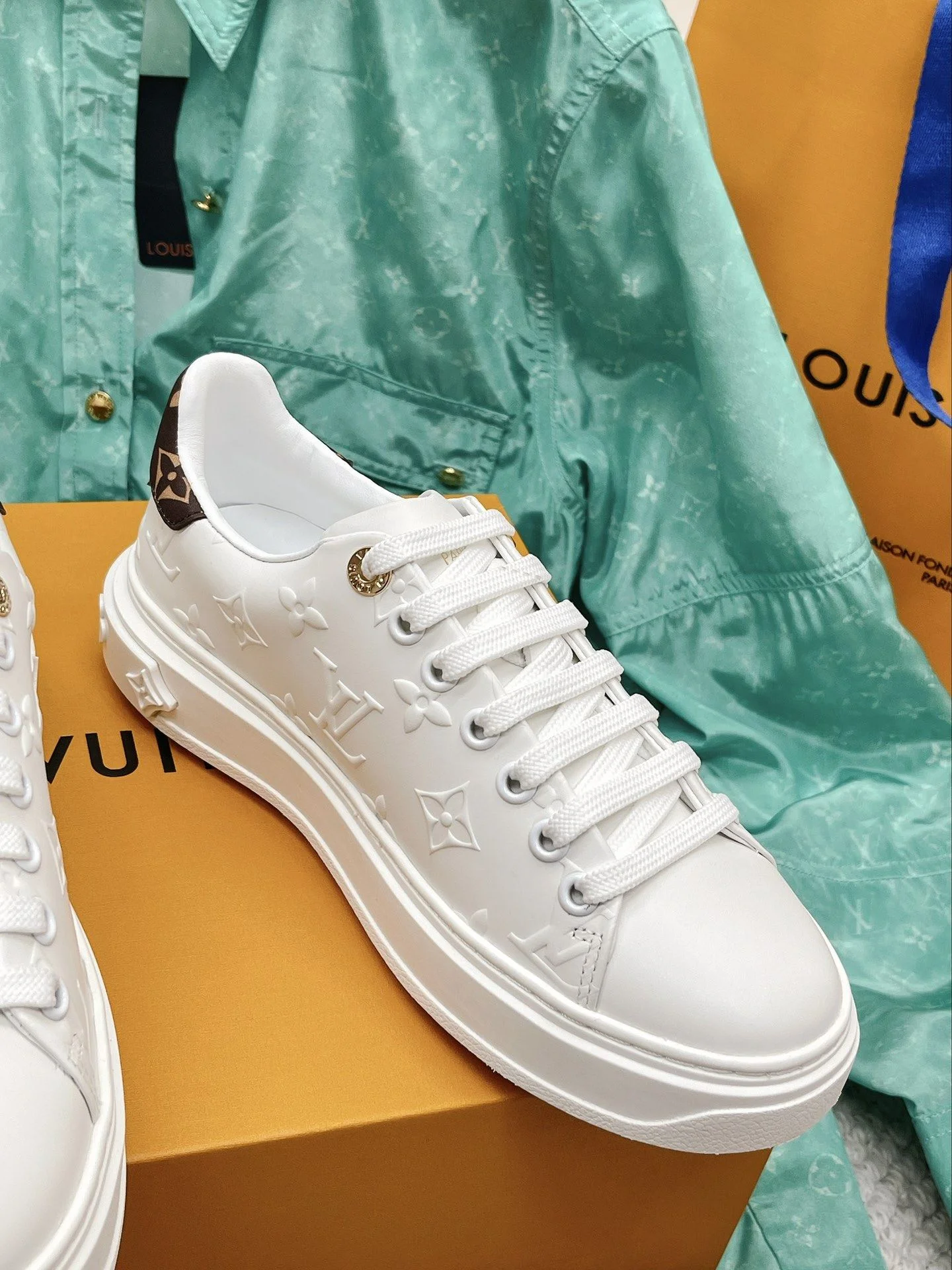 Louis Vuitton Low Shoes Popular 31630