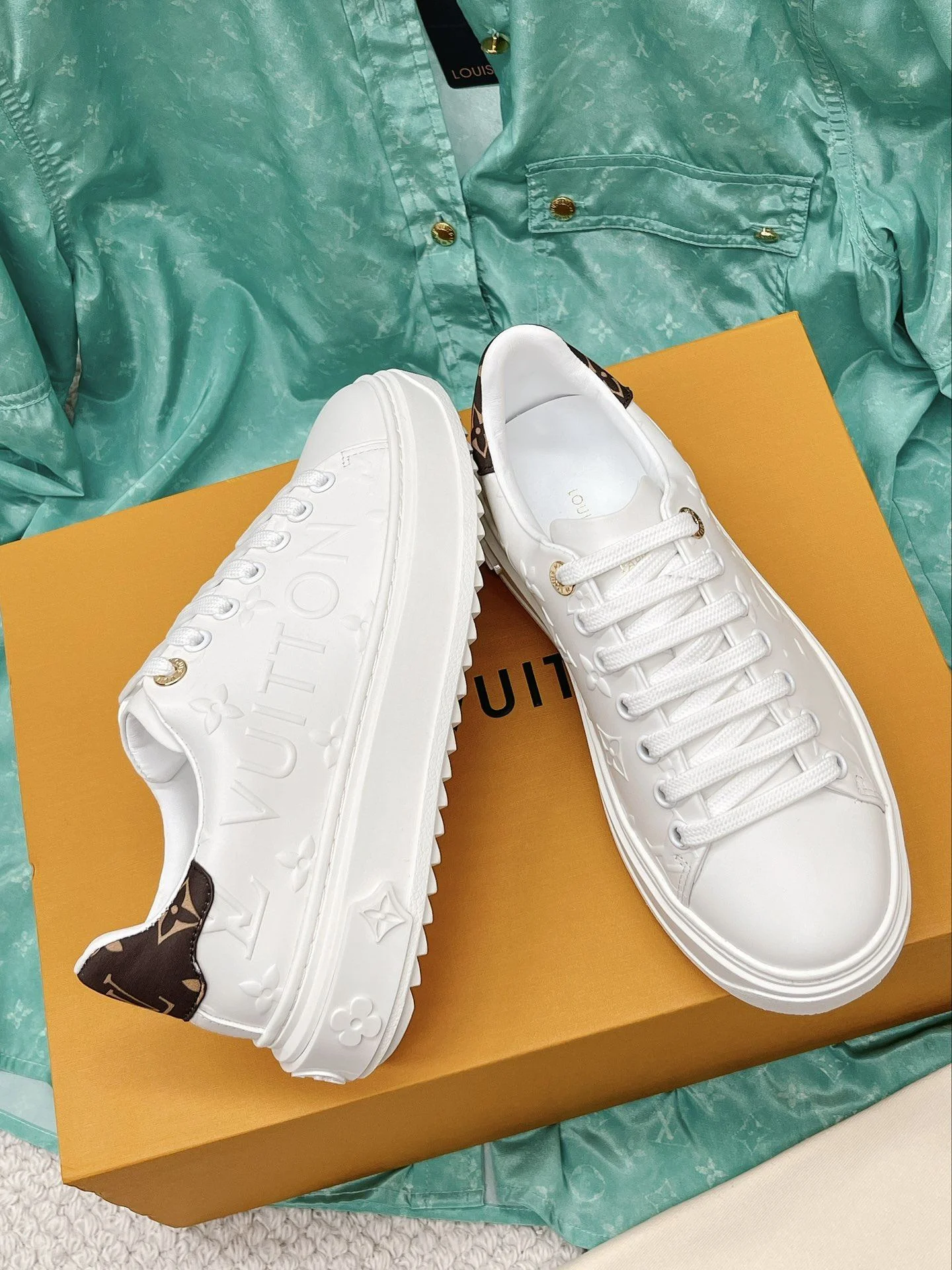 Louis Vuitton Low Shoes Popular 31630