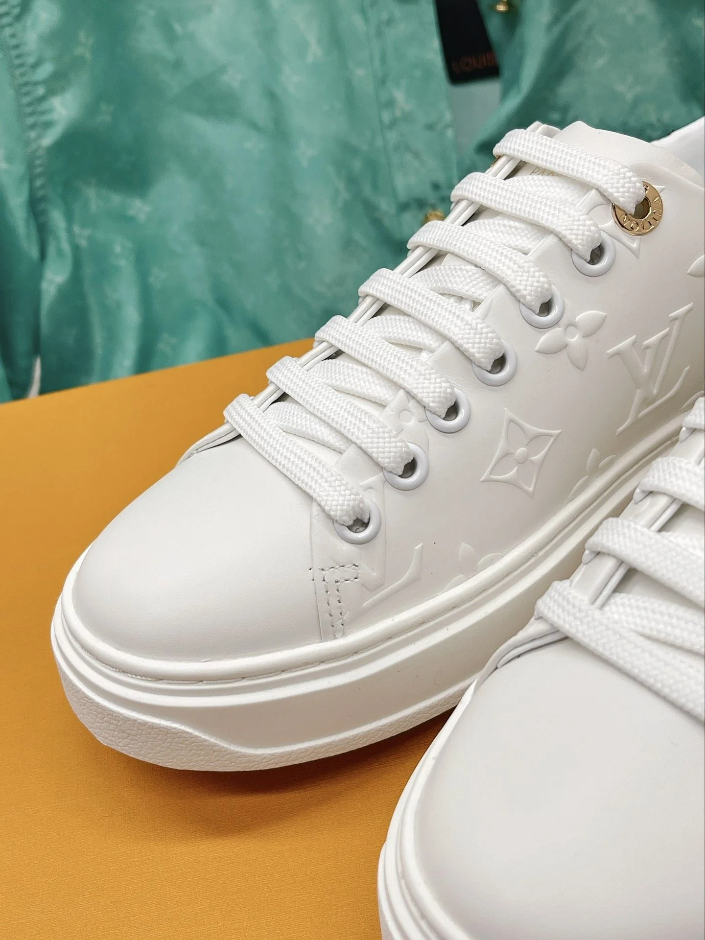 Louis Vuitton Low Shoes Popular 31630