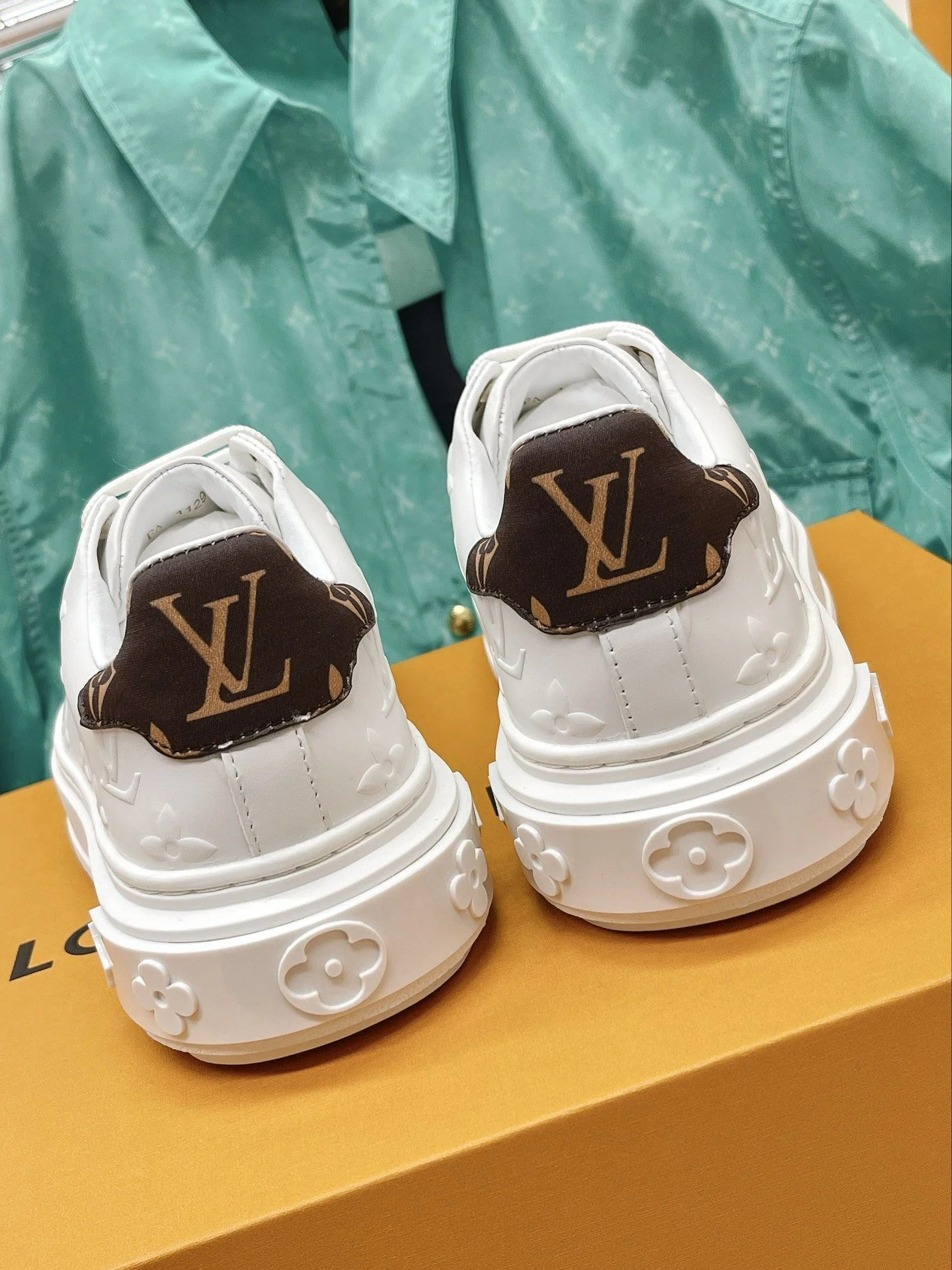 Louis Vuitton Low Shoes Popular 31630