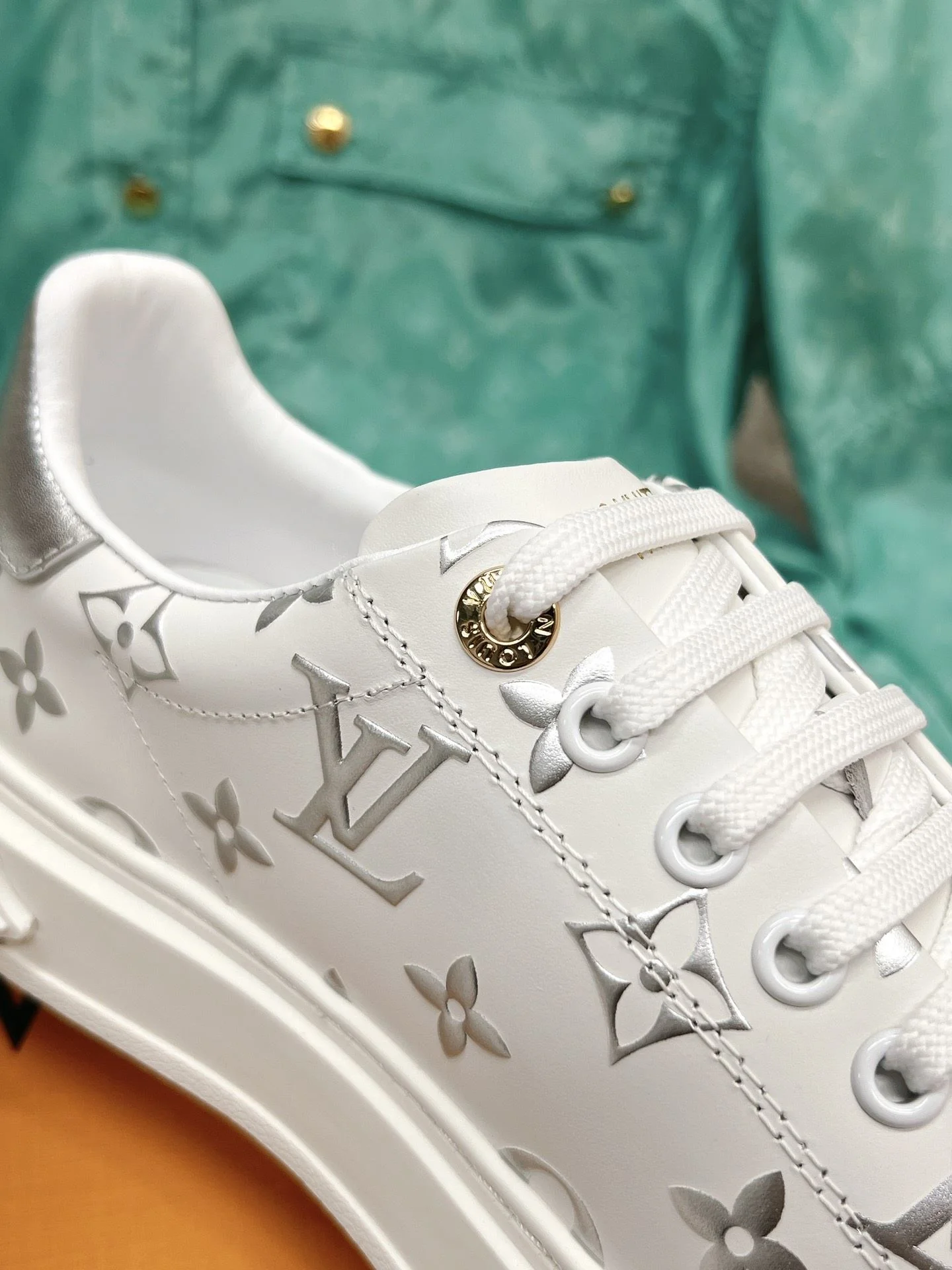 Louis Vuitton Low Shoes TimelessDesign 31614