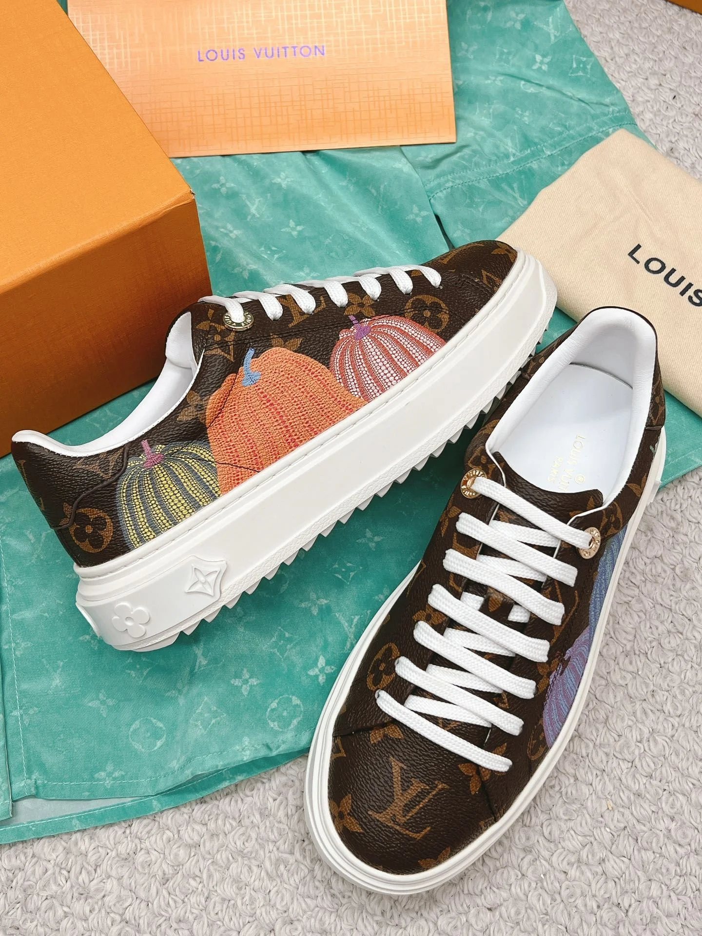 Louis Vuitton Low Shoes OdorResistant 31634