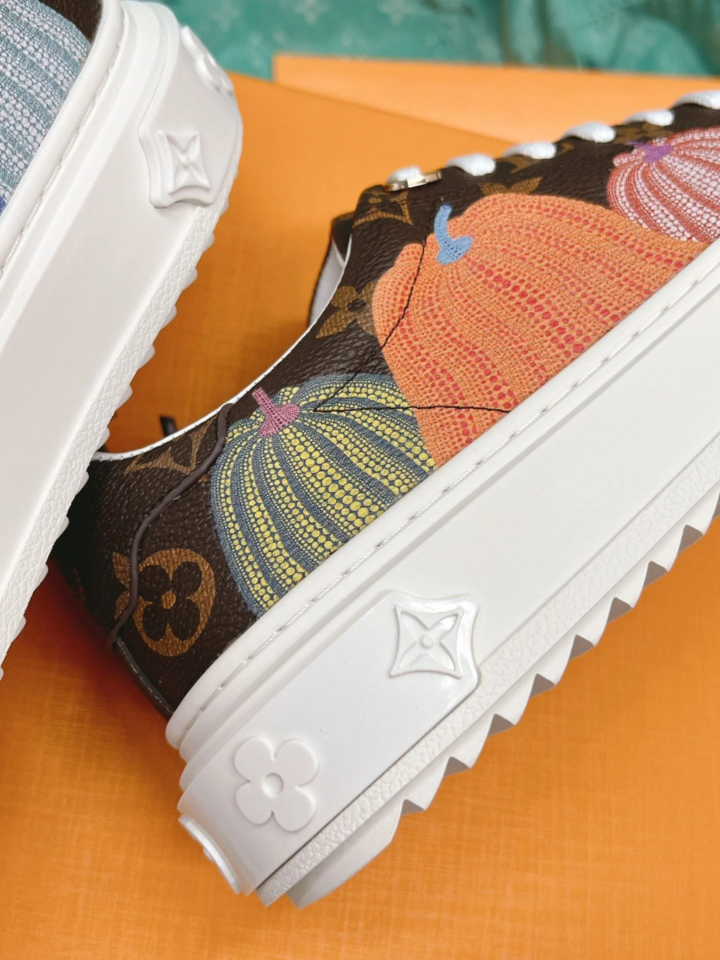 Louis Vuitton Low Shoes OdorResistant 31634