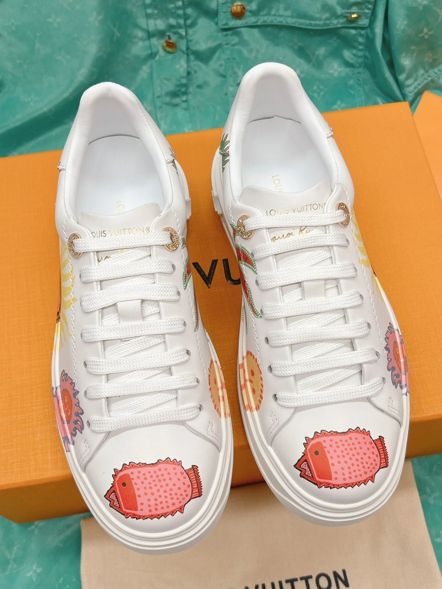 Contemporary Louis Vuitton Low Shoes 31627