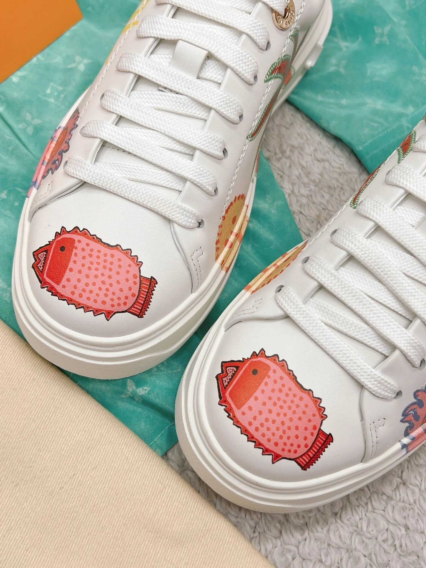 Contemporary Louis Vuitton Low Shoes 31627