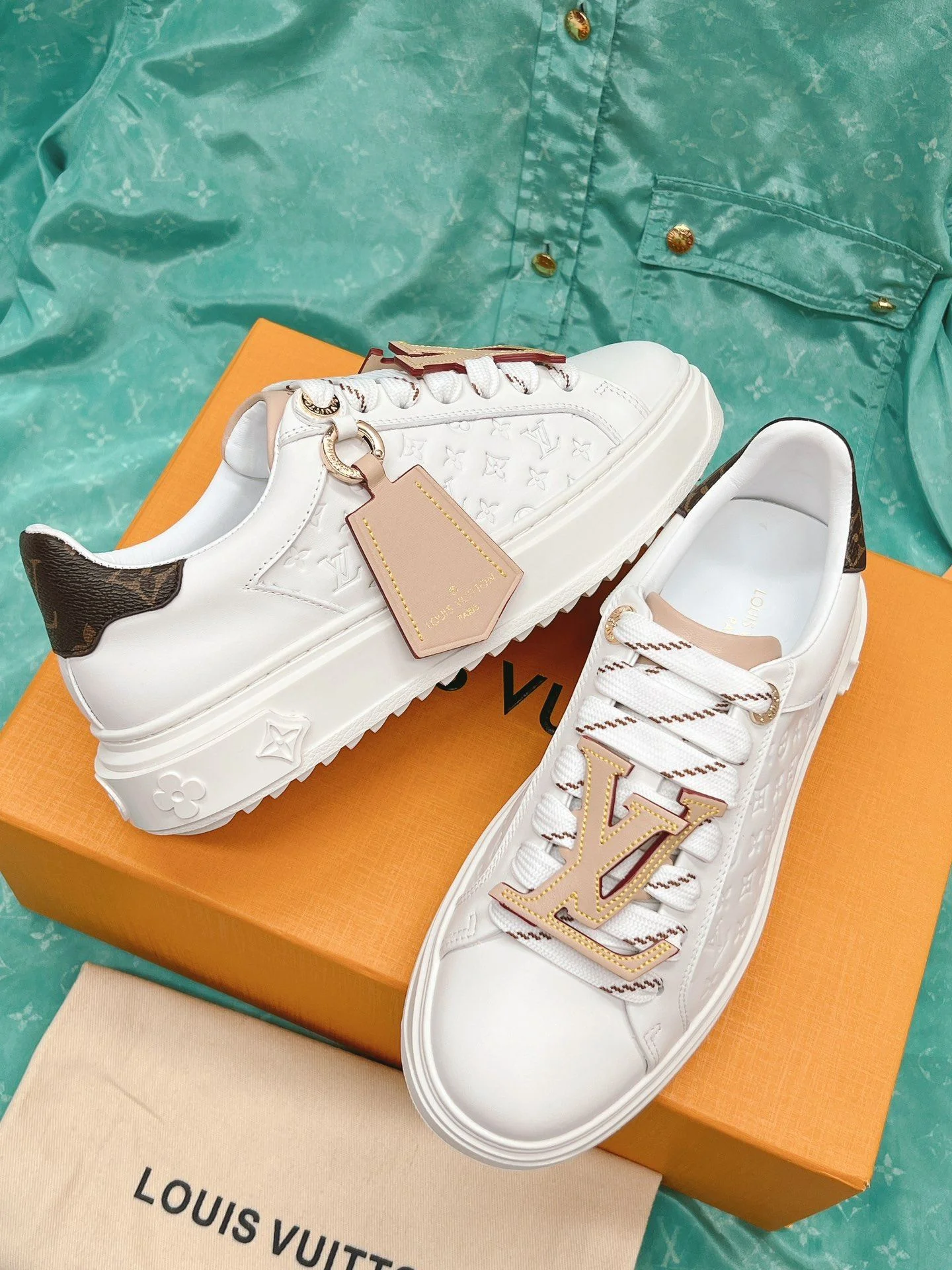 Louis Vuitton Low Shoes Sustainable 31621
